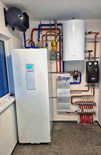 https://carinehotwater.com.au/uploads/2025/06/electric-hot-water-system-16929.jpg