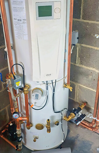 https://carinehotwater.com.au/uploads/2025/06/gas-hot-water-system-13675.jpg