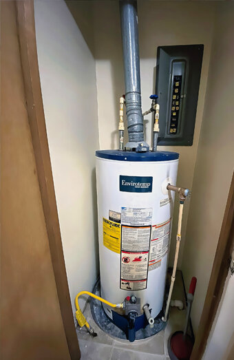 https://carinehotwater.com.au/uploads/2025/06/gas-hot-water-system-40702.jpg