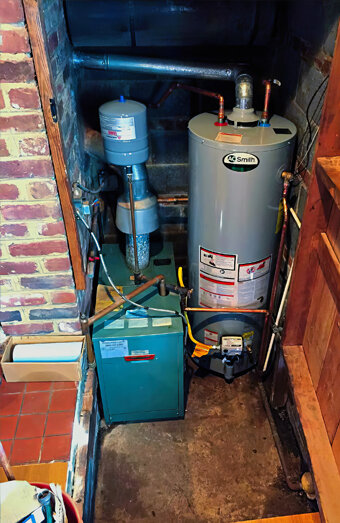 https://carinehotwater.com.au/uploads/2025/06/gas-hot-water-system-50310.jpg