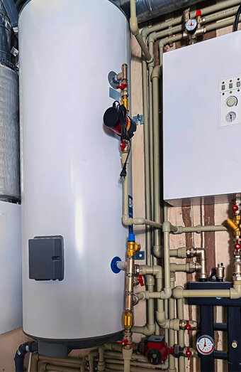 https://carinehotwater.com.au/uploads/2025/06/hot-water-installs-34383.jpg