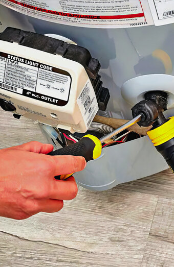 https://carinehotwater.com.au/uploads/2025/06/hot-water-installs-91973.jpg