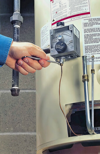 https://carinehotwater.com.au/uploads/2025/06/hot-water-servicing-22242.jpg