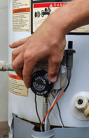 https://carinehotwater.com.au/uploads/2025/06/hot-water-servicing-68760.jpg